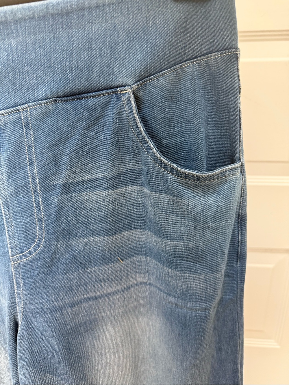 Wide-Leg Pull-On Jeans in Blue — Comfortable Everyday Style - Picture 2 of 16